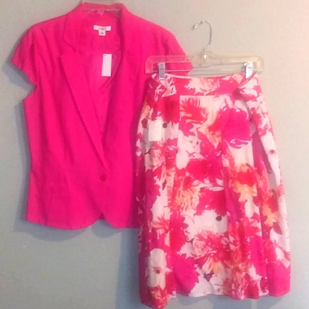 2pc set skirt and jacket.